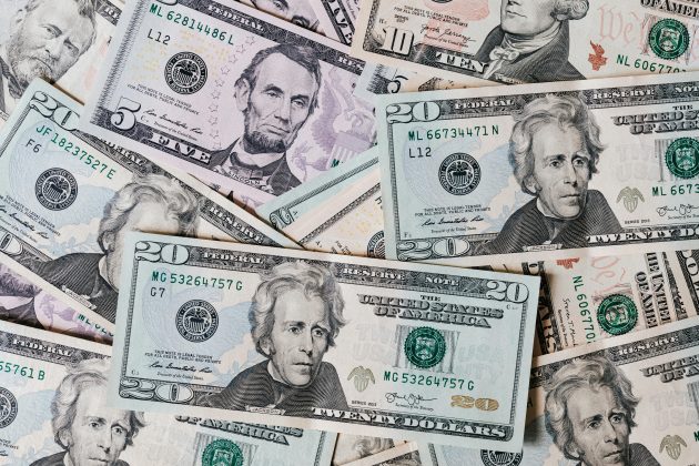 Ao final da sessão, o dólar avançou 1,24%, cotado em R$5,1847. Na máxima do dia, chegou aos R$5,2149. (Foto: Pexels)