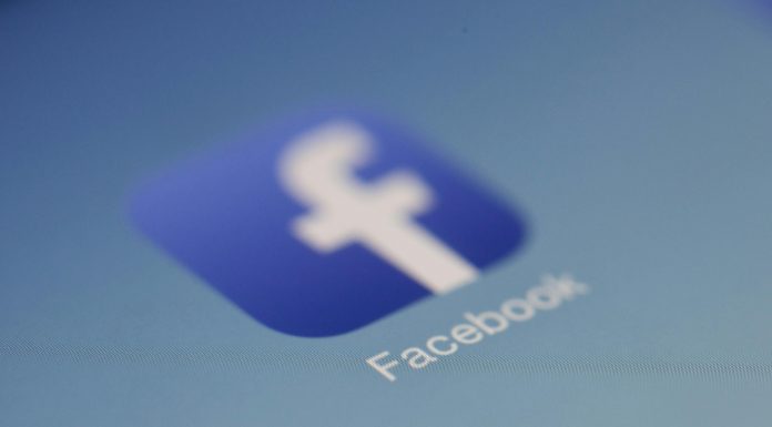 A AP, agência holandesa de privacidade, disse nesta sexta-feira (19), que recomenda que as organizações governamentais parem de usar o Facebook. (Foto: Pexels)