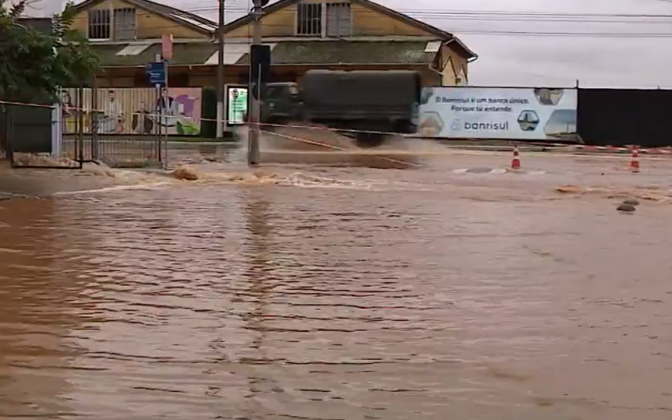 Assim, a previsão de chuva para a partir da metade desta semana em áreas já castigadas por temporais volta a deixar o estado em alerta. (Foto: G1)