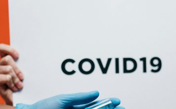 A farmacêutica AstraZeneca anunciou que encerrou a produção e a distribuição da vacina contra a Covid-19 em todo o mundo. (Foto: Pexels)