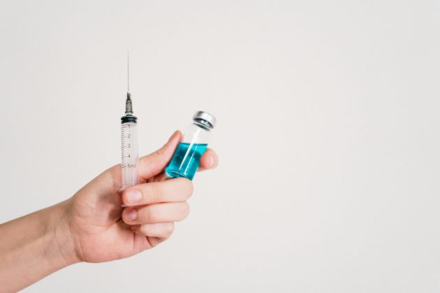 A primeira dose do imunizante foi aplicada no país em fevereiro de 2022. (Foto: Pexels)
