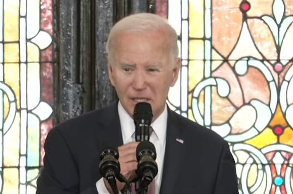 O presidente dos Estados Unidos, Joe Biden, convocou os americanos, na sexta-feira (7), para uma defesa da democracia, apelando aos ideais dos soldados do Exército que escalaram os penhascos de Pointe du Hoc há 80 anos. (Foto: Instagram)