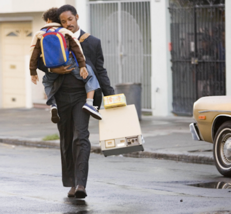 “À Procura da Felicidade” conta a história real de Chris Gardner (Will Smith), um pai de família que começa a enfrentar problemas financeiros e é despejado de casa. (Foto: Sony)
