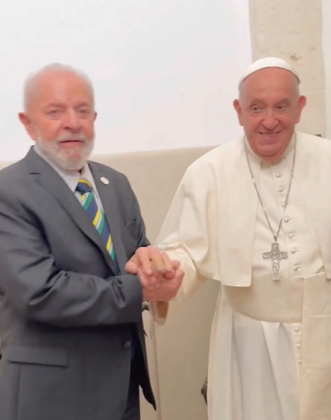 O presidente do Brasil Luiz Inácio Lula da Silva se encontrou nesta sexta-feira (14) com o Papa Francisco. (Foto: X)