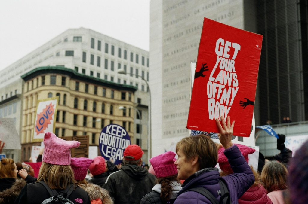 Pesquisa Datafolha divulgada nesta quinta-feira (20) aponta que 66% dos brasileiros são contrários ao Projeto de Lei sobre o aborto. (Foto: Pexels)