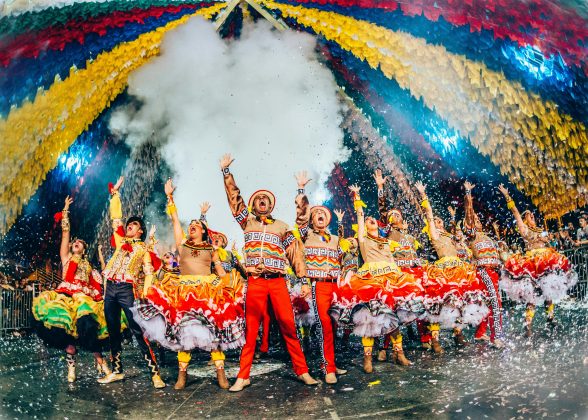 A celebração a São João se une às festas em homenagem a Santo Antônio e São Pedro, em 13 e 29 de junho, respectivamente, para formar a tríade dos santos juninos, que ajudou a potencializar a cultura das festas juninas no Brasil. (Foto: Pexels)