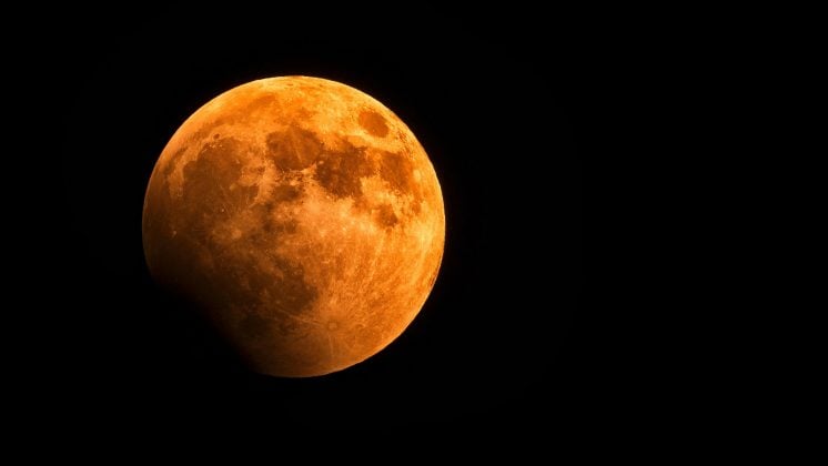 Isso faz com que o astro permaneça no céu por mais tempo. (Foto: Pexels)