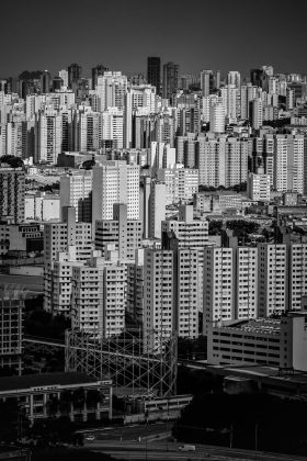 A saber, no extremo norte do Brasil, o ar úmido e quente ainda forma nuvens carregadas. Áreas de chuva também crescem na costa leste e norte do Nordeste. (Foto: Pexels)