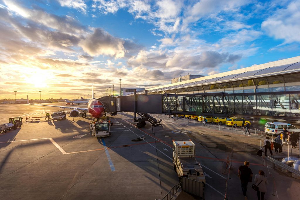 O Aeroporto Internacional Tom Jobim, que fica na Ilha do Governador, Zona Norte do Rio, registrou o maior número de voos internacionais desde 2018. (Foto: Pexels)