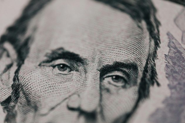 Dolar está em alto; (Foto: Pexels)