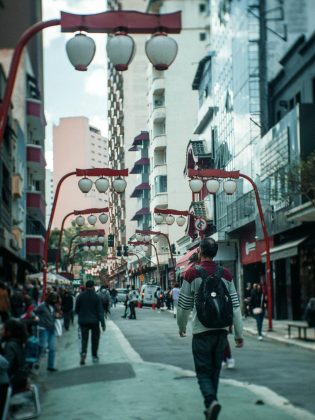 Em São Paulo, 26% dizem ser direita; 24%, de centro; e 20%, de esquerda, diz pesquisa. (Foto: Pexels)