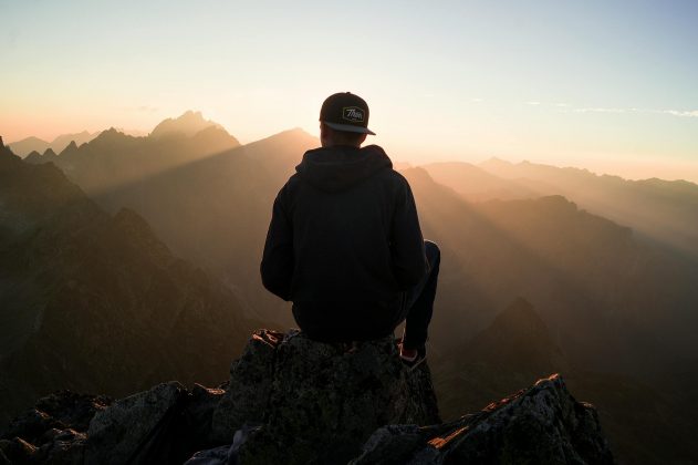 No restante do país, o fim de semana deve seguir com tempo muito seco e quente, com chuvas pontuais em algumas regiões. (Foto: Pexels)