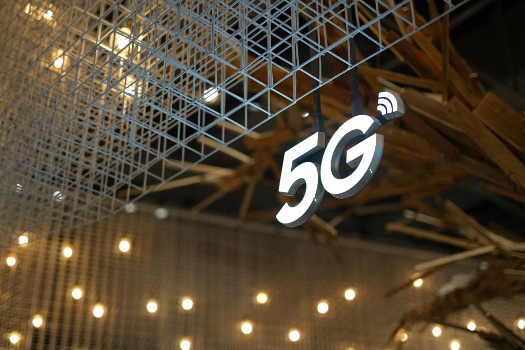 As operadoras de telefonia Tim, Vivo e Oi foram multadas em R$4.797.156,33, ao todo, por veicular propagandas enganosas sobre o 5G. (Foto: Pexels)