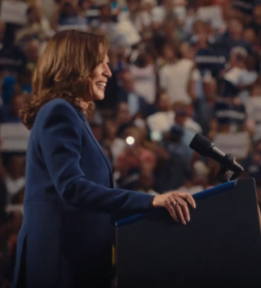 Kamala substituiu o presidente Joe Biden na corrida eleitoral --ele desistiu da candidatura justamente após um debate ruim contra Trump no final de junho. (Foto: X)