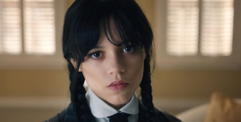 Assim, em entrevista à Vanity Fair, Ortega afirmou que sente uma falta de honestidade em algumas pessoas e que a indústria, da qual faz parte, é muito sensível. (Foto: Netflix)