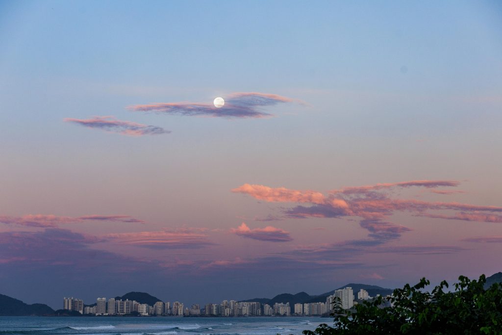 A nova frente fria que chega na noite de quarta-feira, 7 de agosto, vai provocar uma virada no tempo novamente em muitos estados do centro-sul do país já na madrugada e manhã da quinta-feira (8). (Foto: Pexels)