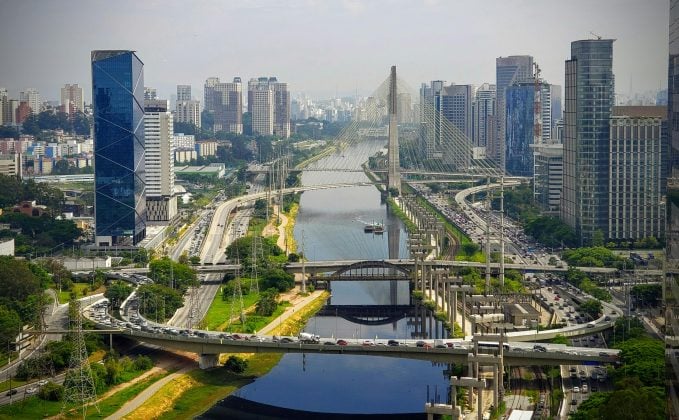 É preciso ter atenção para as horas mais quentes do dia, com temperatura máxima superior a 30°C, e umidade do ar abaixo dos 30%. (Foto: Pexels)