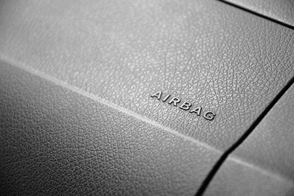 Quase 2,5 milhões de carros estão circulando no país com airbags defeituosos. (Foto: Pexels)