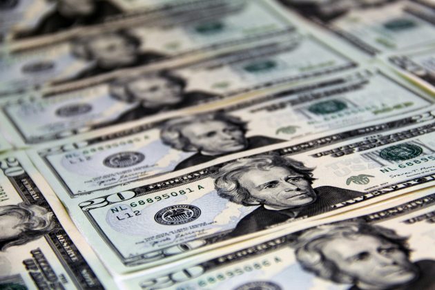 Às 10h45, o dólar subia 1,28%, cotado a R$5,7820. Na máxima do dia, chegou a R$5,8641. Veja mais cotações. (Foto: Pexels)