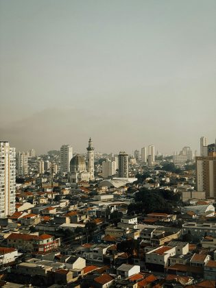 Por outro lado, os estados com menor número de casos prováveis são Roraima (546), Sergipe (2.480), Acre (4.649) e Rondônia (5.046). (Foto: Pexels)