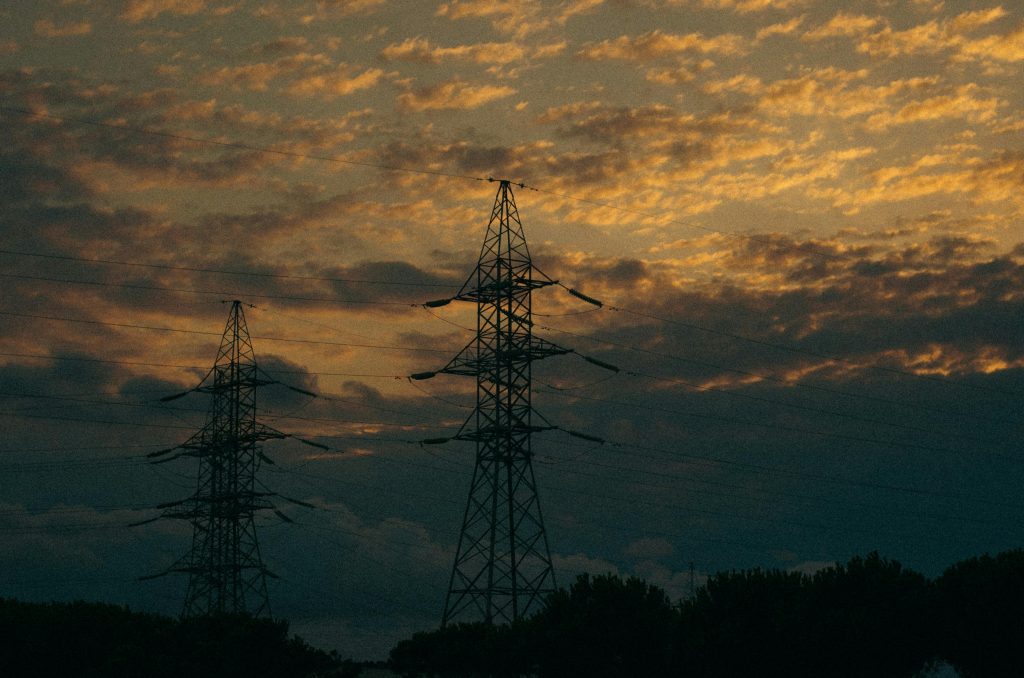 O governo brasileiro pretende encaminhar ao Congresso, até setembro, um projeto de lei para reestruturar o setor elétrico. (Foto: Pexels)