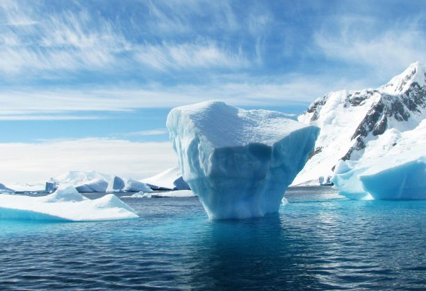 Com essa elevação, os ventos em torno da Antártida – chamados de vórtice polar – ficam enfraquecidos, favorecendo o avanço do ar polar para as regiões tropicais. (Foto: Pexels)