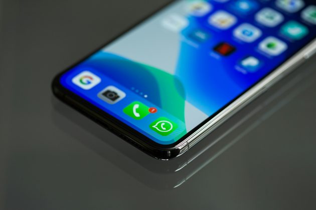 Os casos de pessoas que foram vítimas de invasões em suas contas em serviços como WhatsApp, Instagram e Google sempre voltam à tona. (Foto: Pexels)