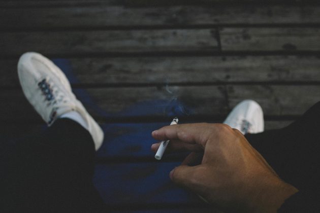 No Dia de Combate ao Fumo, entidades alertam sobre cigarro eletrônico. (Foto: Pexels)