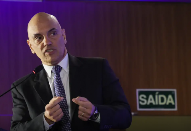 Alexandre de Moraes votou para manter a suspensão determinada por ele próprio em junho de 2023. (Foto: Agência Brasil)