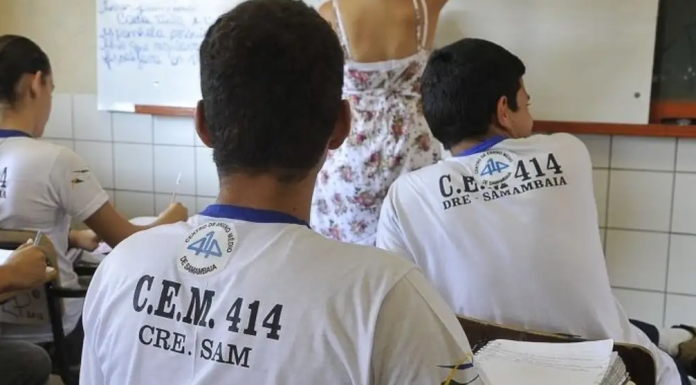 Os salários (remuneração com qualificações mínimas) dos professores do ensino fundamental II no Brasil são, em média, de US$23.018 por ano (equivalente a cerca de R$128 mil). (Foto: Agência Brasil)