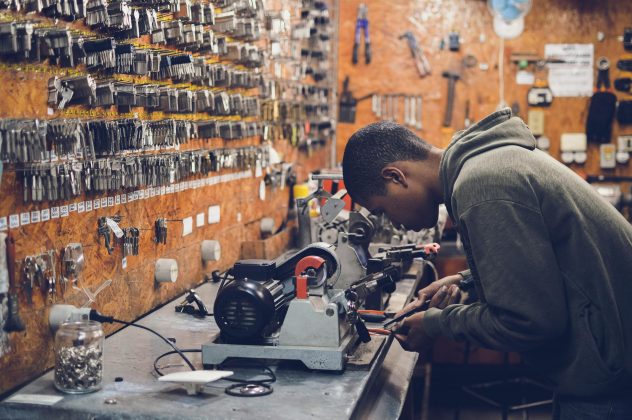 Desemprego cai para 6,6%, e população ocupada bate recorde. (Foto: Pexels)