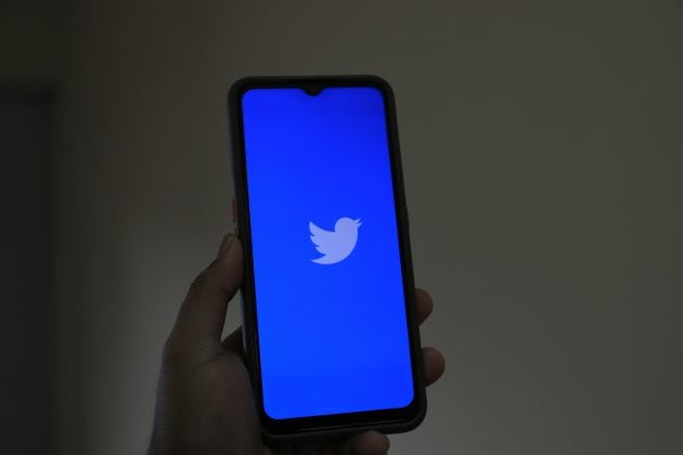 Apesar do pagamento das dívidas, o retorno da rede social X, antigo Twitter, não é garantido. Apesar dos relatos. (Foto: Pexels)