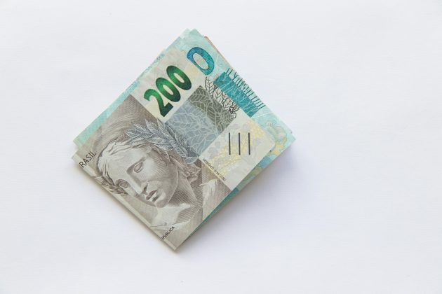 Além disso, 5,1 milhões de pessoas têm entre R$100,01 e R$1.000 esquecidos. (Foto: Pexels)