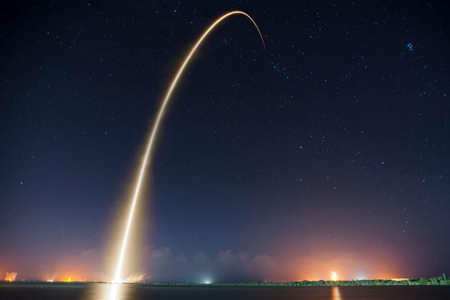 Assim, para se ter uma ideia, a Estação Espacial Internacional (ISS) fica a 420 km da Terra. (Foto: Pexels)