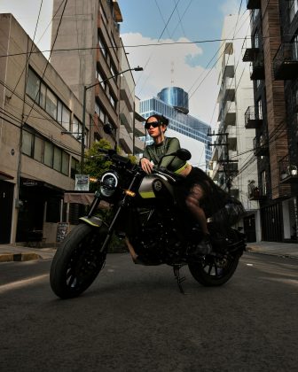 Deste total, 28,4% das motos têm mulheres como suas proprietárias. (Foto: Pexels)