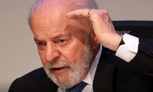 O presidente Luiz Inácio Lula da Silva afirmou nesta quinta-feira (17) que, se a regulamentação das empresas de apostas esportivas (bets) não der os resultados esperados, o governo pode proibir esses serviços no Brasil. (Foto: Agência Brasil)