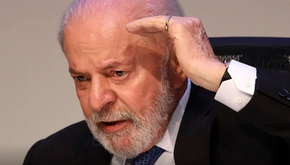 O presidente Luiz Inácio Lula da Silva afirmou nesta quinta-feira (17) que, se a regulamentação das empresas de apostas esportivas (bets) não der os resultados esperados, o governo pode proibir esses serviços no Brasil. (Foto: Agência Brasil)