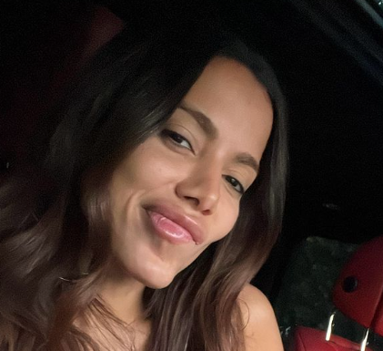 A cantora brasileira Anitta, voltou a falar sobre o abuso sexual que sofreu aos 14 anos, desta vez, no documentário “A Great Day with J Balvin”, onde o cantor conversa com amigos famosos. (Foto: Instagram)