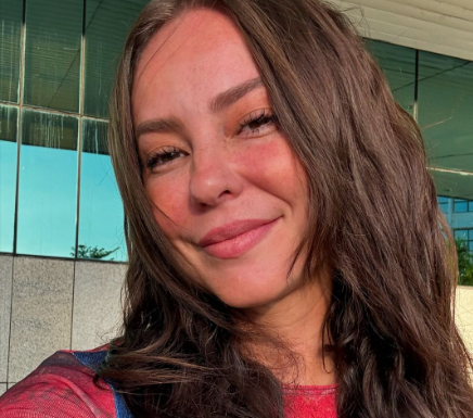 A atriz Paolla Oliveira usou as redes sociais, nesta sexta-feira (25), para reclamar sobre a competição que os internautas criam entre ela e outras famosas. (Foto: Instagram)