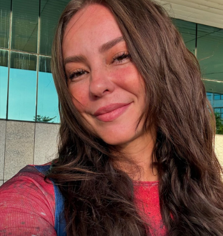 A atriz Paolla Oliveira usou as redes sociais, nesta sexta-feira (25), para reclamar sobre a competição que os internautas criam entre ela e outras famosas. (Foto: Instagram)