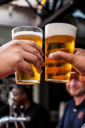 Pelo menos nove estados brasileiros proibiram a venda de bebidas alcoólicas no dia das eleições municipais, marcadas para o próximo domingo (6). (Foto: Pexels)