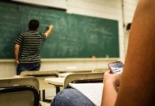 Em 2023, nos cursos de formação de professor (como pedagogia e licenciaturas), 67% dos universitários estudam à distância. (Foto: Pexels)