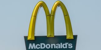 O surto de envenenamento pela bactéria E. coli ligado a sanduíches do McDonald 's nos Estados Unidos se expandiu pelo país. (Foto: Pexels)