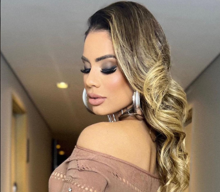 Horas após anunciar a gravidez do primeiro filho nas redes sociais, a cantora Lexa, de 29 anos, sofreu uma tentativa de assalto na noite de quinta-feira (31) em São Paulo. (Foto: Instagram)