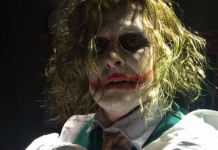 O personagem Coringa interpretado por Heath Ledger em “Batman: O Cavaleiro das Trevas” é um dos vilões mais icônicos da cultura pop até hoje. (Foto: Reprodução)