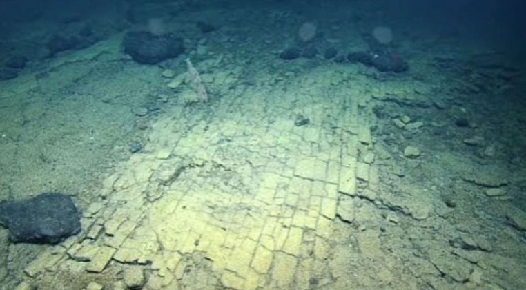 Dessa forma, eles avistaram a formação na crista Liliʻuokalani, ao norte do Havaí, dentro do Monumento Nacional Marinho Papahānaumokuākea (PMNM), uma das maiores áreas de preservação marinha do mundo. (Foto: Divulgação)