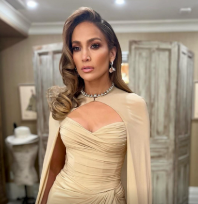 A cantora e atriz Jennifer Lopez, teve um ano movimentado, tendo recentemente pedido o divórcio do ator Ben Affleck, após apenas dois anos de casamento. (Foto: Instagram)