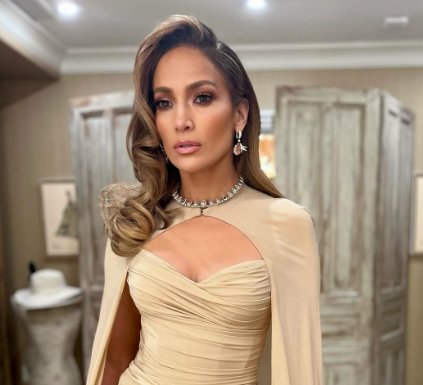 A cantora e atriz Jennifer Lopez, teve um ano movimentado, tendo recentemente pedido o divórcio do ator Ben Affleck, após apenas dois anos de casamento. (Foto: Instagram)