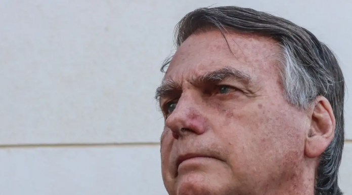 A Polícia Federal indiciou nesta quinta-feira (21) o ex-presidente Jair Bolsonaro (PL) e ex-integrantes de seu governo por abolição violenta do Estado democrático de Direito, golpe de Estado e organização criminosa (veja abaixo as penas para cada um desses crimes). (Foto: Agência Brasil)