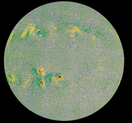 Com isso, as imagens, que foram feitas quando a sonda estava a menos de 74 milhões de quilômetros do Sol, incluem ainda medições do campo magnético, dos movimentos do plasma na sua superfície e detalhes das regiões mais ativas do astro, como as manchas solares. (Foto: Nasa)